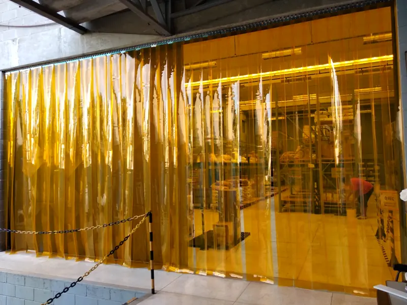 Cortina de PVC anti-inseto amarela